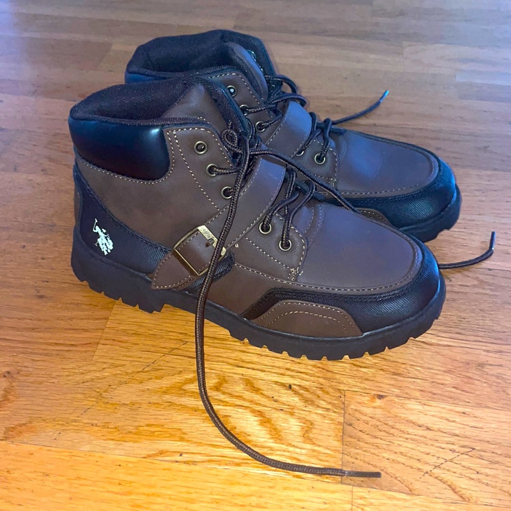 Dark brown snow boots